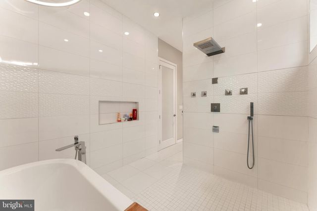 152 VINE ST, Philadelphia, PA 19106