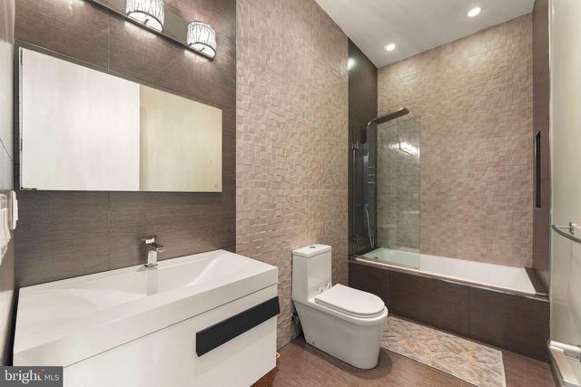 152 VINE ST, Philadelphia, PA 19106