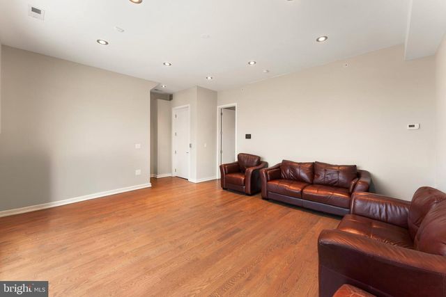 152 VINE ST, Philadelphia, PA 19106