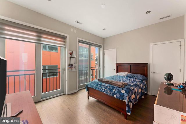 152 VINE ST, Philadelphia, PA 19106