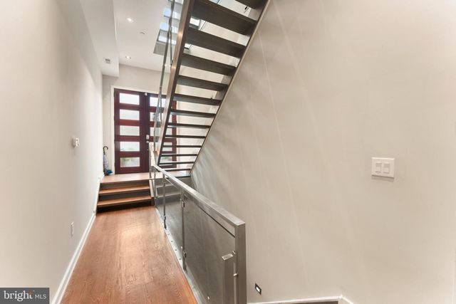 152 VINE ST, Philadelphia, PA 19106