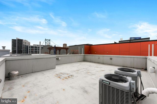 152 VINE ST, Philadelphia, PA 19106