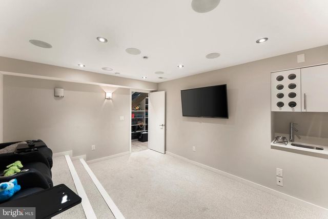 152 VINE ST, Philadelphia, PA 19106