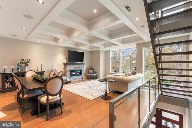 152 VINE ST, Philadelphia, PA 19106