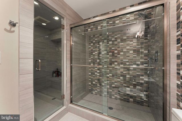 152 VINE ST, Philadelphia, PA 19106