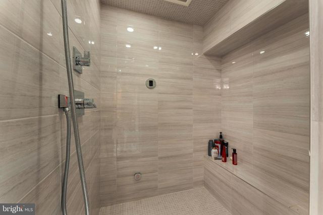 152 VINE ST, Philadelphia, PA 19106