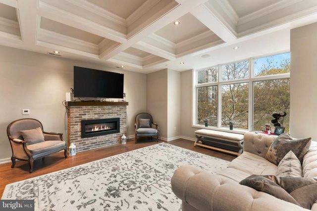 152 VINE ST, Philadelphia, PA 19106