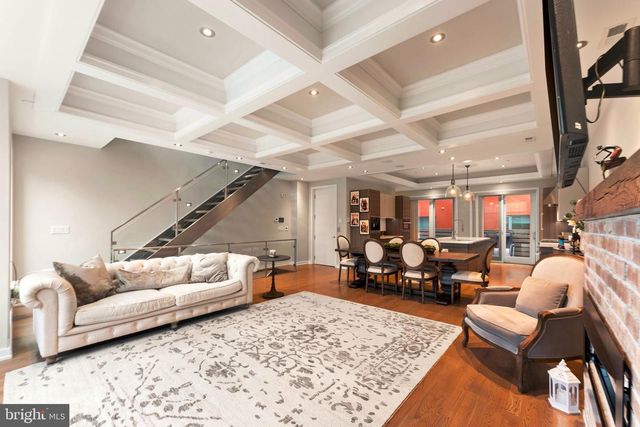 152 VINE ST, Philadelphia, PA 19106