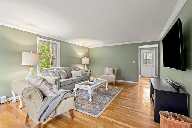 12 Magazine Street, Bedford, NH 03110