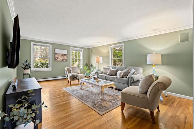 12 Magazine Street, Bedford, NH 03110