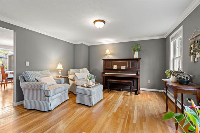 12 Magazine Street, Bedford, NH 03110