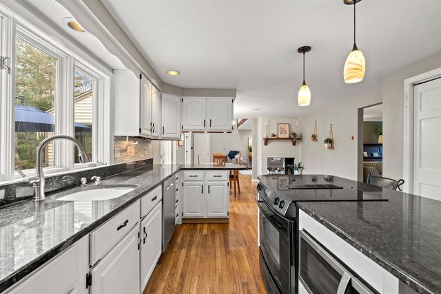 12 Magazine Street, Bedford, NH 03110