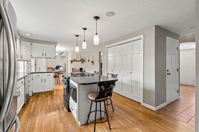 12 Magazine Street, Bedford, NH 03110