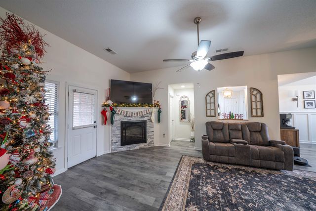 120 CLAY HILLS DR, Oakland, TN 38060