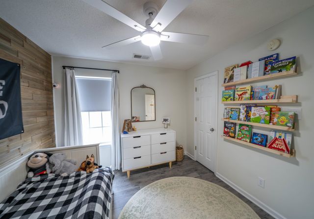 120 CLAY HILLS DR, Oakland, TN 38060