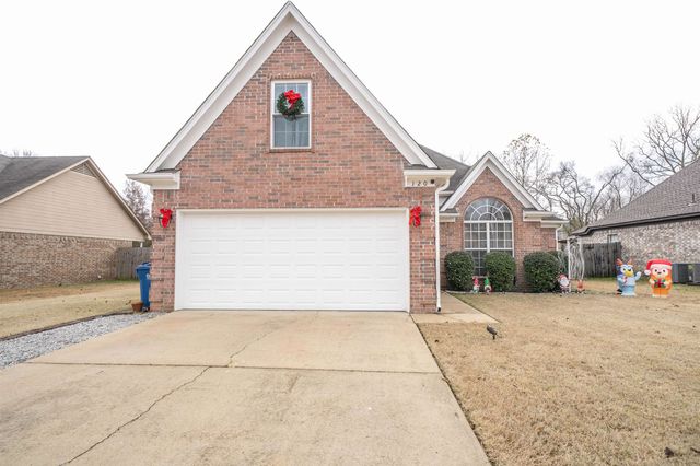 120 CLAY HILLS DR, Oakland, TN 38060