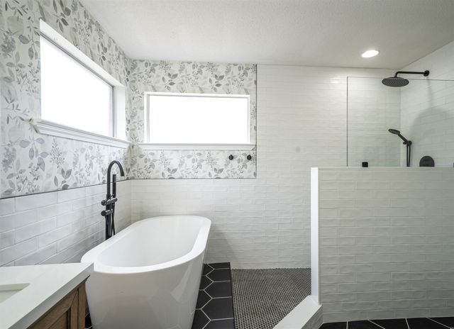 120 CLAY HILLS DR, Oakland, TN 38060