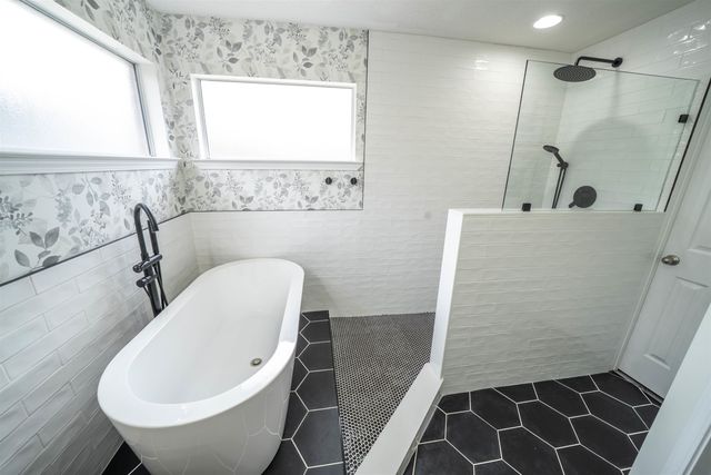 120 CLAY HILLS DR, Oakland, TN 38060