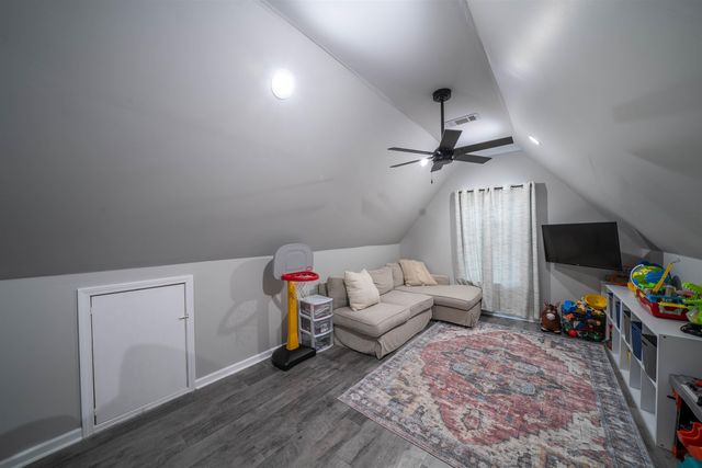 120 CLAY HILLS DR, Oakland, TN 38060