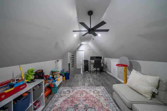 120 CLAY HILLS DR, Oakland, TN 38060