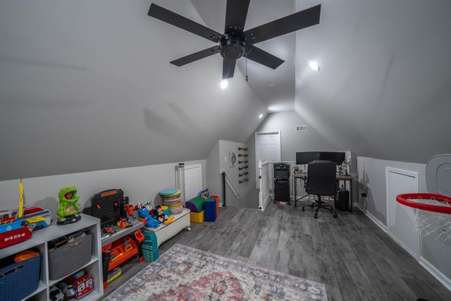 120 CLAY HILLS DR, Oakland, TN 38060