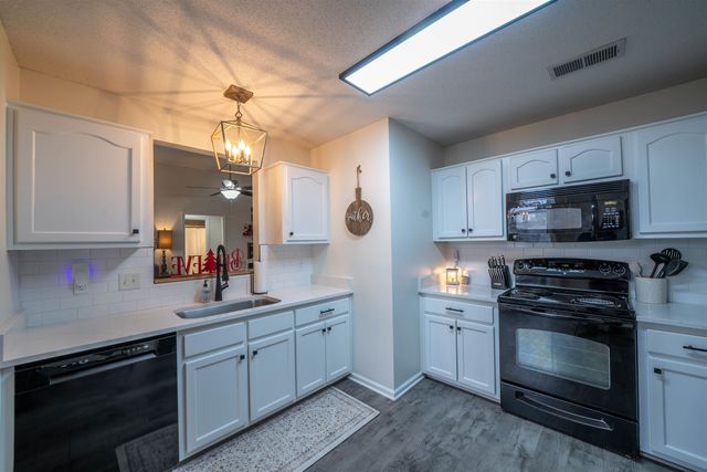 120 CLAY HILLS DR, Oakland, TN 38060