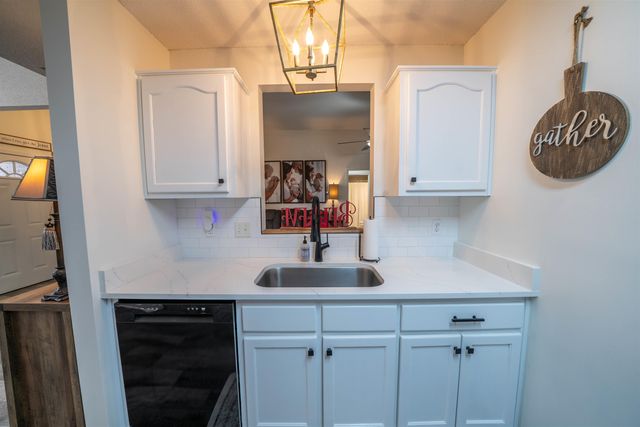 120 CLAY HILLS DR, Oakland, TN 38060