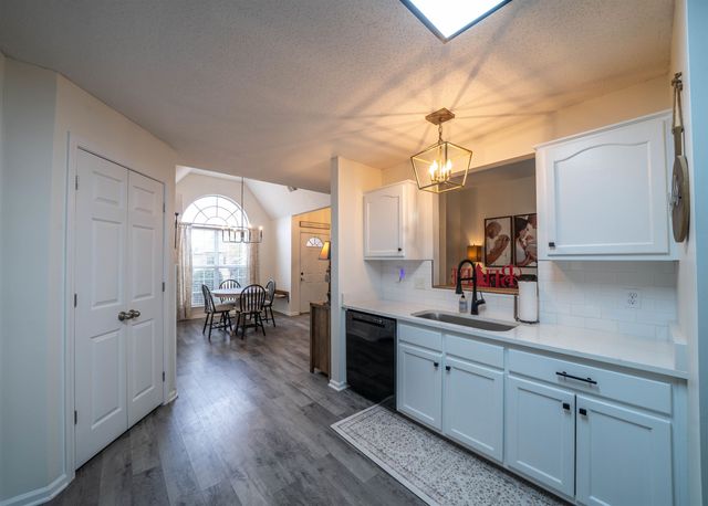 120 CLAY HILLS DR, Oakland, TN 38060