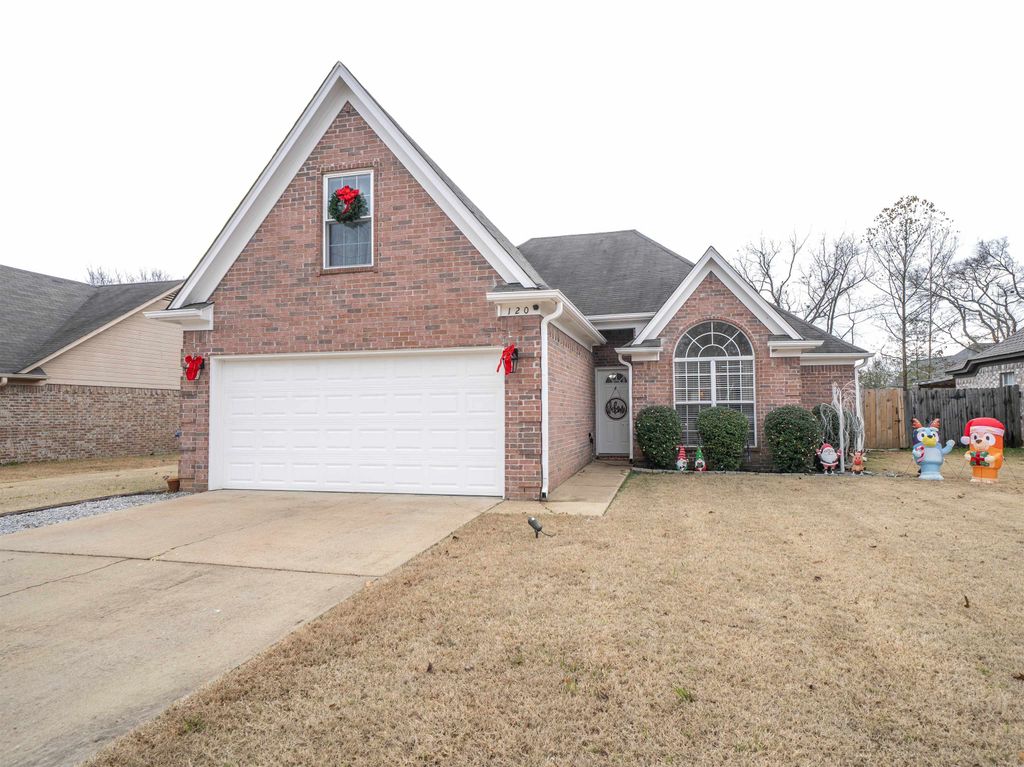 120 CLAY HILLS DR, Oakland, TN 38060