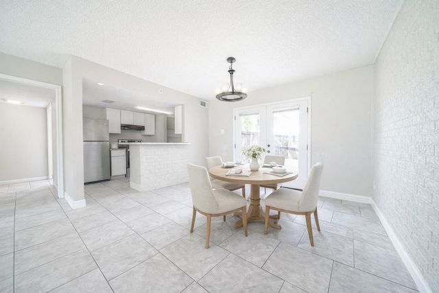 8100 Leonora Street M4, Houston, TX 77061