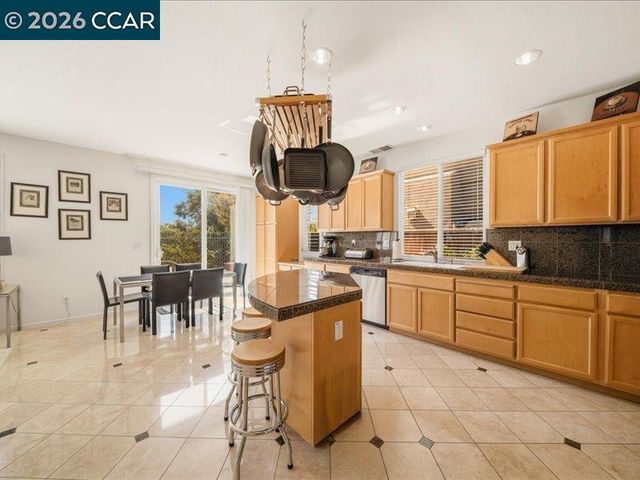 5146 S Forestdale Cir, Dublin, CA 94568