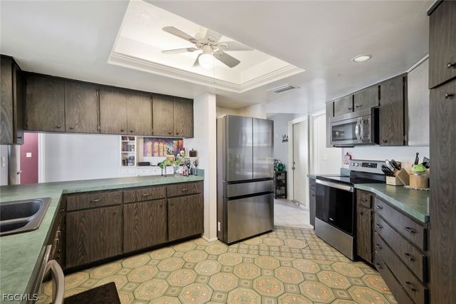 3926 Country Club BLVD, Cape Coral, FL 33904