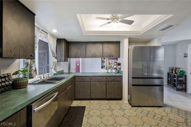 3926 Country Club BLVD, Cape Coral, FL 33904