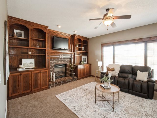1835 SE Hillside Drive, Ankeny, IA 50021