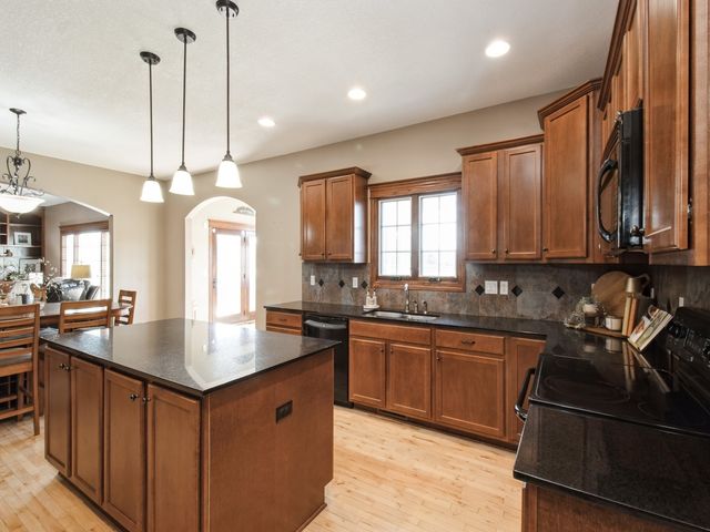 1835 SE Hillside Drive, Ankeny, IA 50021