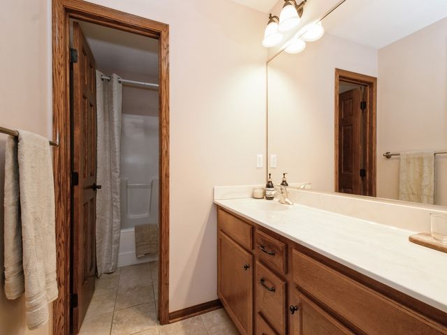 1835 SE Hillside Drive, Ankeny, IA 50021