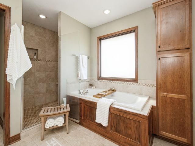 1835 SE Hillside Drive, Ankeny, IA 50021