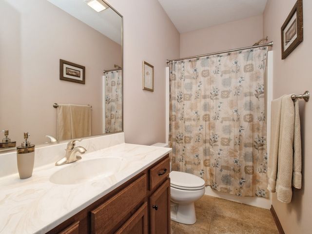 1835 SE Hillside Drive, Ankeny, IA 50021