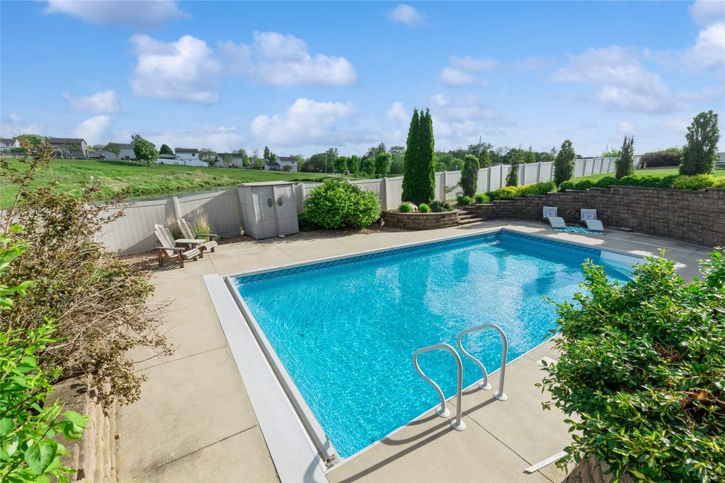 1835 SE Hillside Drive, Ankeny, IA 50021