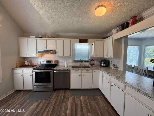 2146 Vale Court, Winterville, NC 28590