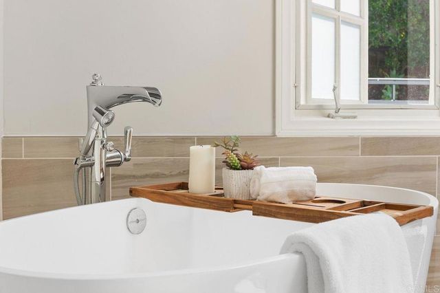 6829 Corintia Street, Carlsbad, CA 92009