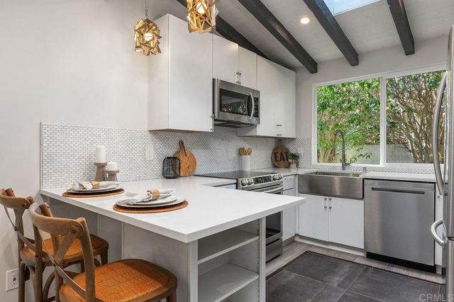 6829 Corintia Street, Carlsbad, CA 92009