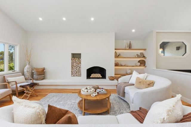 6829 Corintia Street, Carlsbad, CA 92009