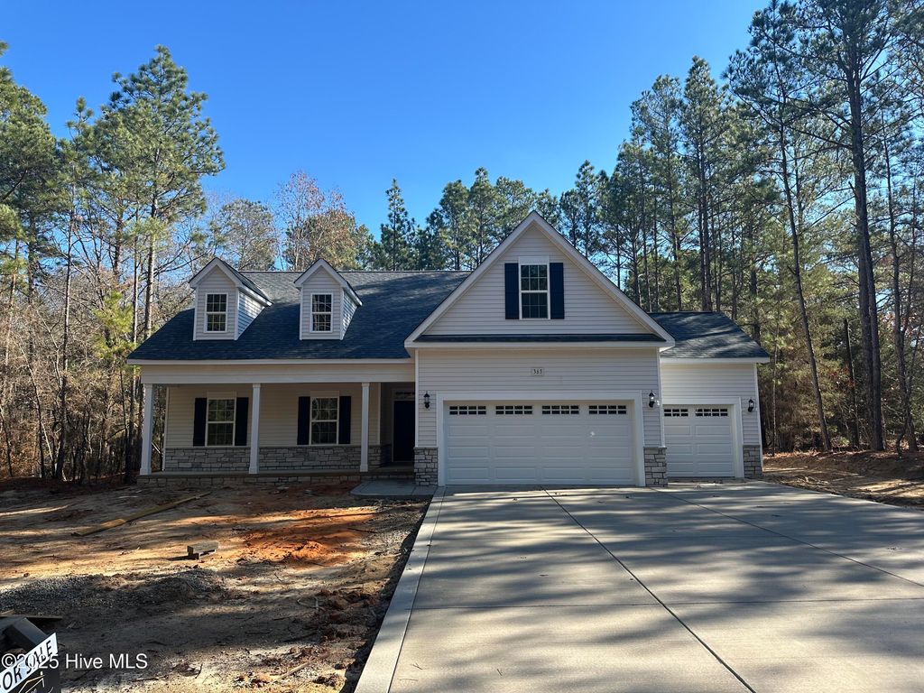 363 Chestnut Drive, Vass, NC 28394