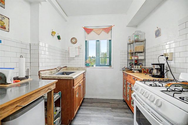 1705 Purdy Street 7F, Bronx, NY 10462