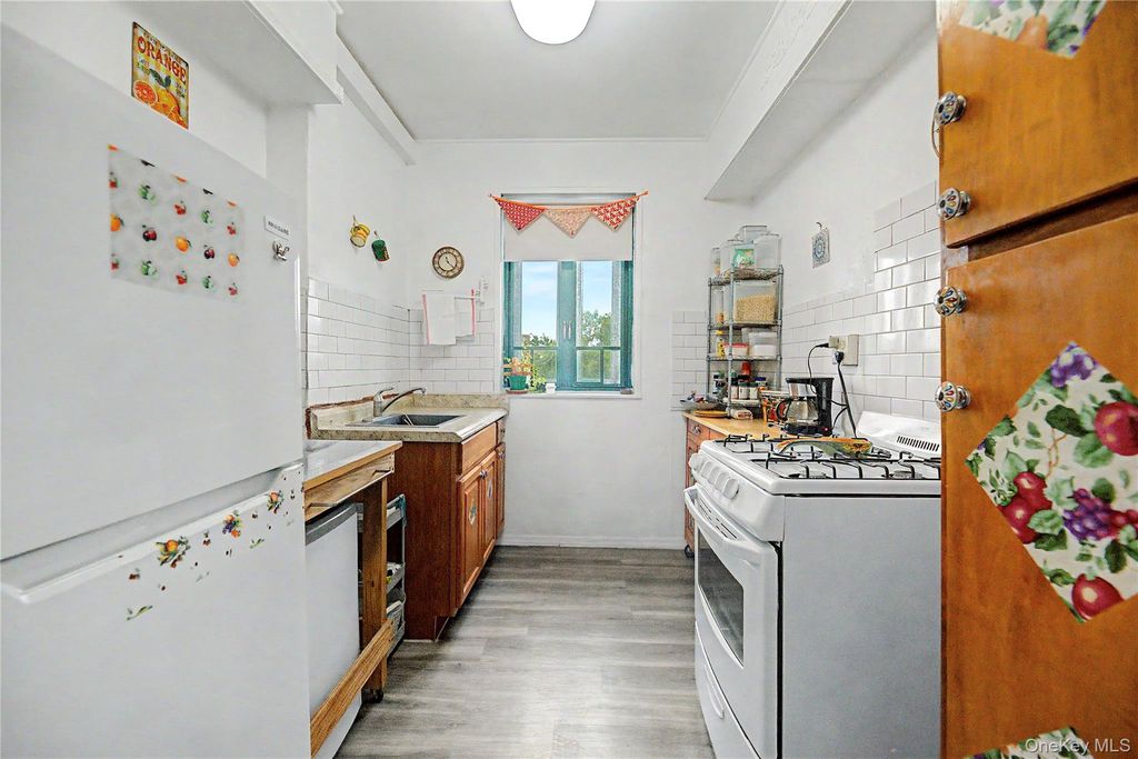 1705 Purdy Street 7F, Bronx, NY 10462
