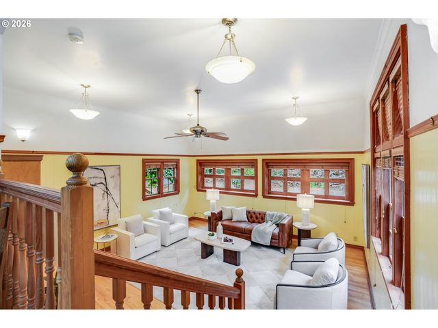 920 FAIRWAY Rd, Lake Oswego, OR 97034