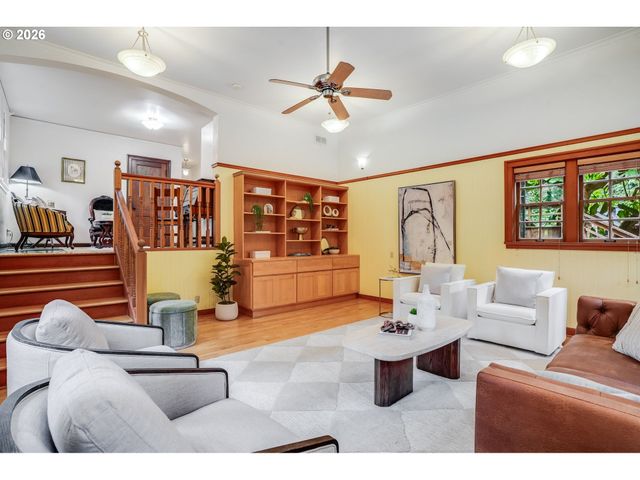 920 FAIRWAY Rd, Lake Oswego, OR 97034