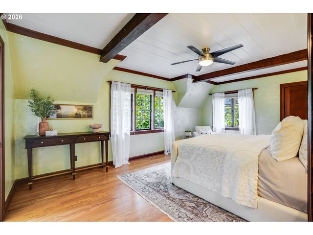 920 FAIRWAY Rd, Lake Oswego, OR 97034