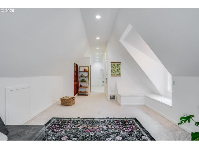 920 FAIRWAY Rd, Lake Oswego, OR 97034
